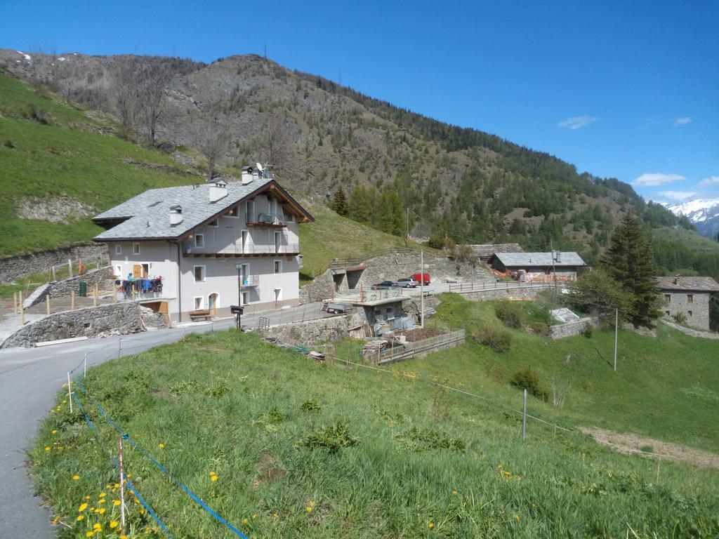 Pays Du Grand St Bernard Villa Saint-Rhemy-En-Bosses Exterior photo